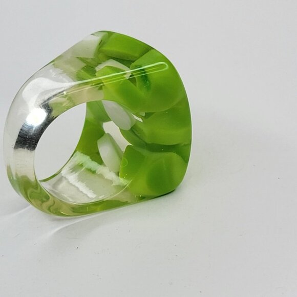 Vintage Lucite Statement Ring with Embedded Green & White Pills - Picture 8 of 11